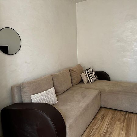 Best Location - Modern Flat In Heart Of City Center Ni Kültér fotó