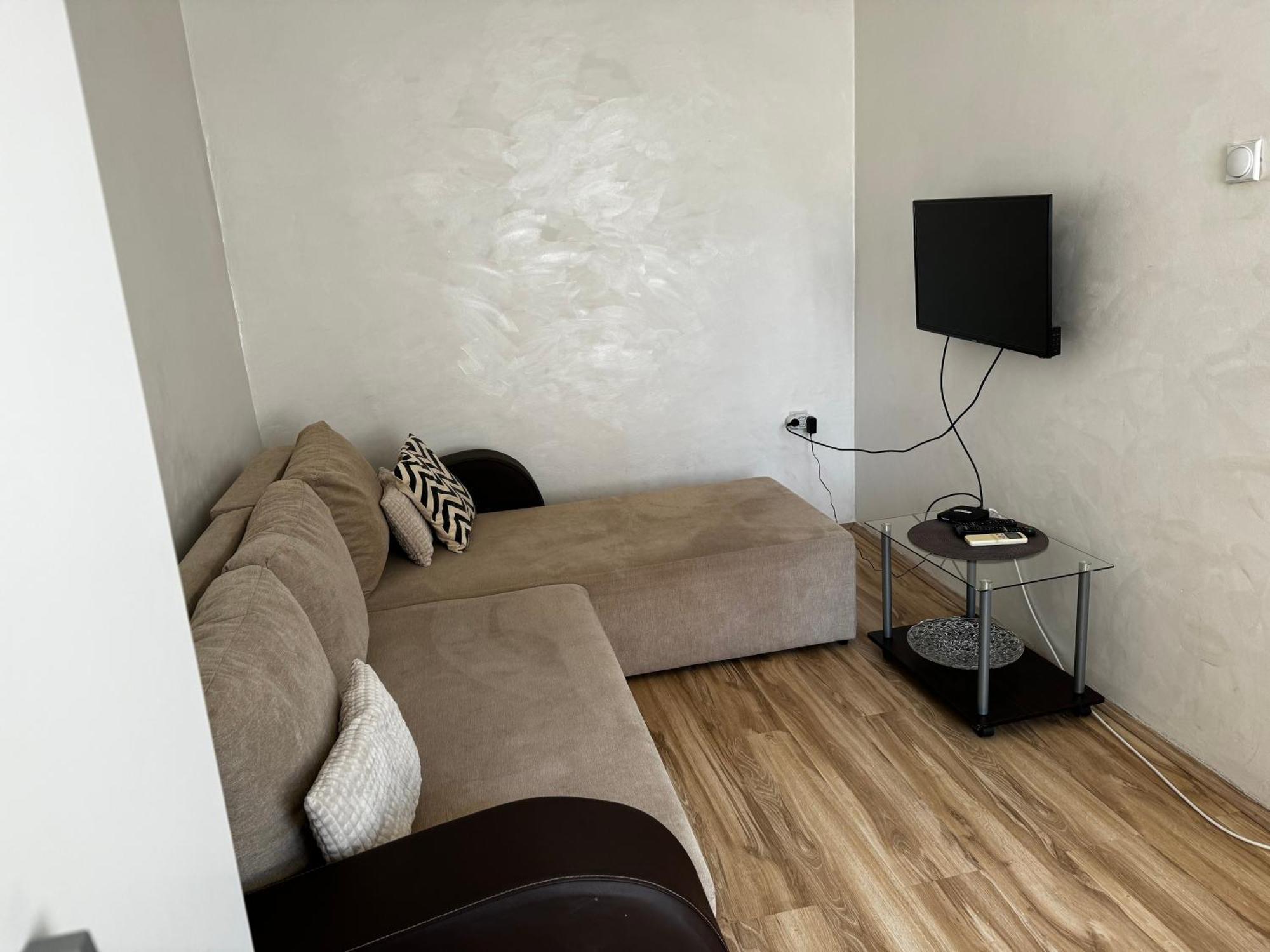 Best Location - Modern Flat In Heart Of City Center Ni Kültér fotó